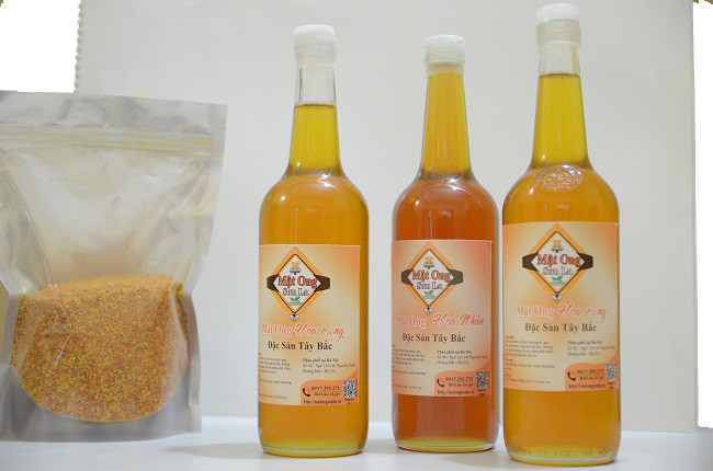 Những khác biệt lớn nhất giữa mật ong hoa rừng và hoa nhãn chính là ở hương vị, độ ngọt mật ong hoa rừng và mật ong hoa nhãn khác nhau về màu sắc và vị , hương vị