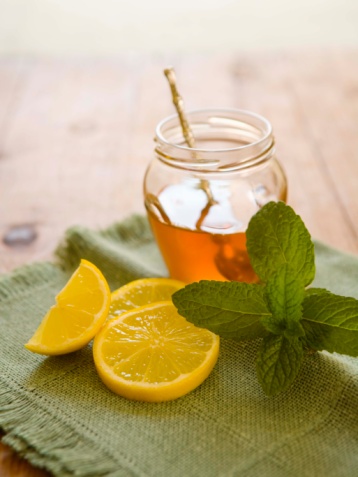 Những công dụng hữu ích của mật ong và chanh